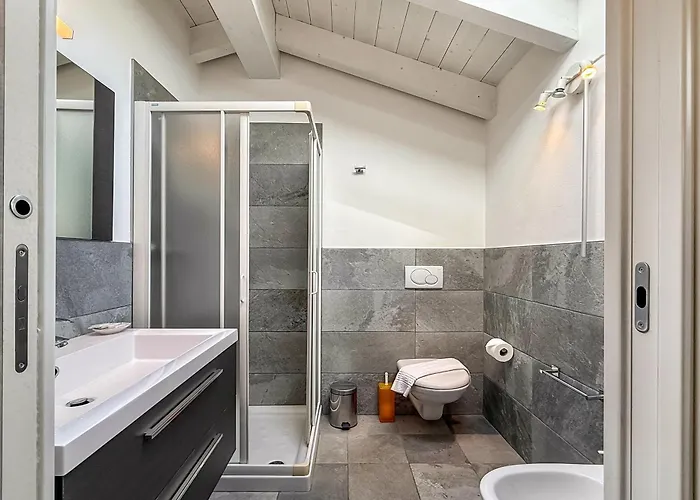 Mansarda Di Pianello * Pianello Del Lario